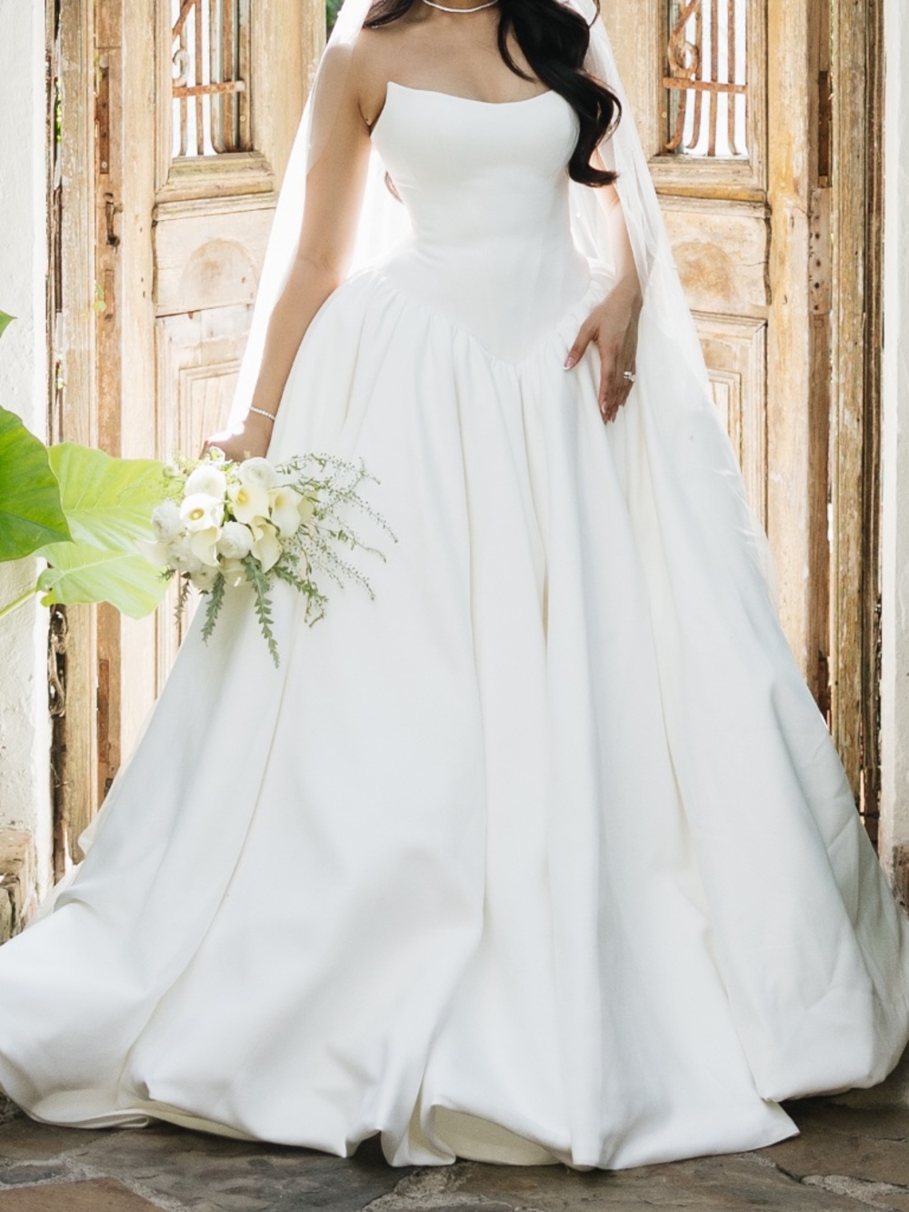 Stunning Custom Drop-Waist Basque Wedding Gown - Picture 2 of 6